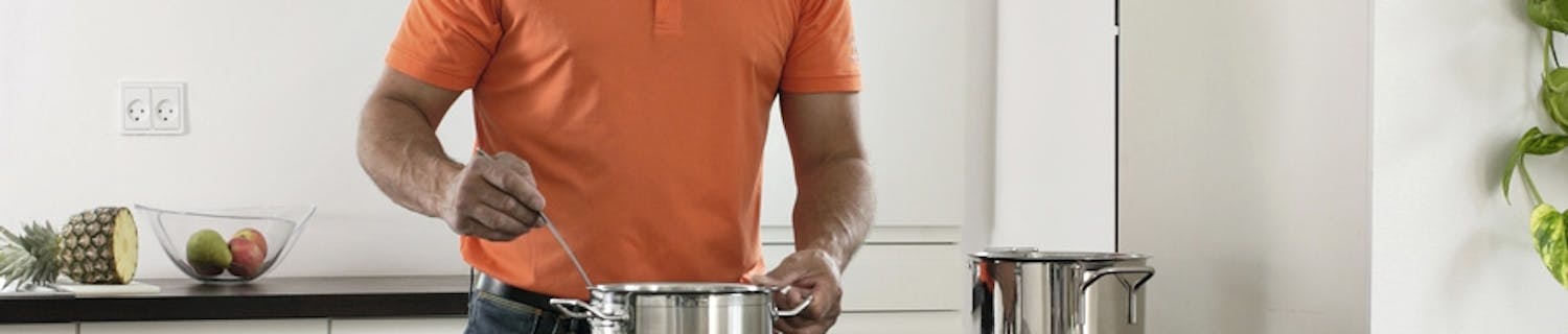 Vi försöker hjälpa dig att hitta rätt bänkskiva genom att visa tre olika sorter - en billig, en mellandyr och en dyr. Vi försöker hjälpa dig att hitta rätt bänkskiva genom att visa tre olika sorter - en billig, en mellandyr och en dyr.